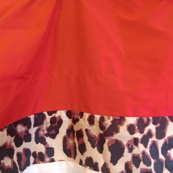 Stylish Red and White Women's Jacket Possibly Vintage - Picture 9 of 10